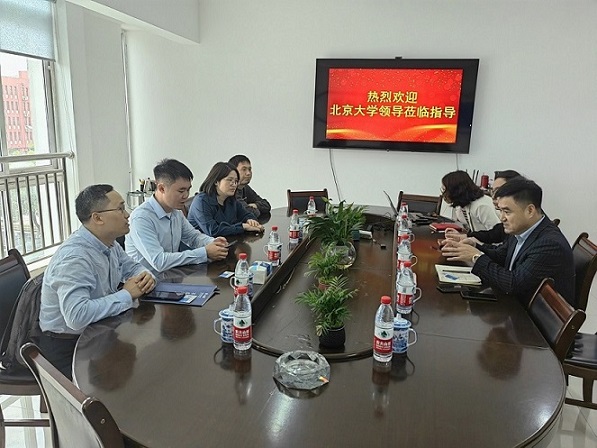 科技局章春媚局長帶領(lǐng)北大張教授一行來公司調(diào)研的圖片
